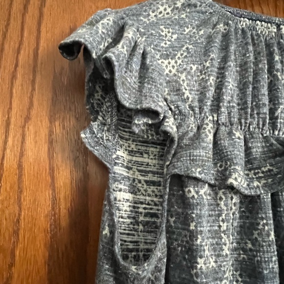 LuLaRoe Stasha Ruffle Top size large - Picture 5 of 5